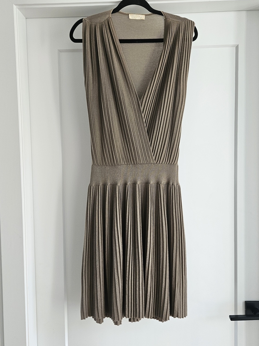 ​FOGAL Switzerland Made in Italy Pleated Plissé Knit Crossover Dress M